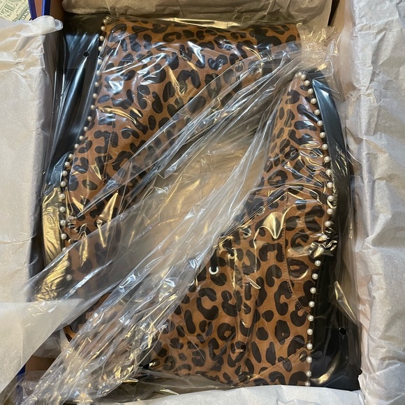 STUART WEITZMAN SONDRA FAUX PEARL LEOPARD BOOT 10.5 NEW IN BOX - Picture 5 of 6